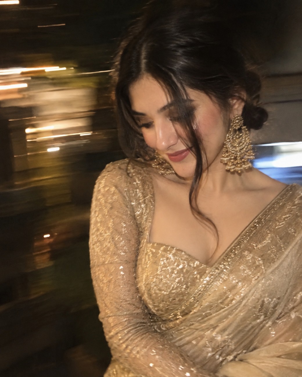 Golden Zari Saree Portrait with Artistic Motion Blur Prompt for Girls