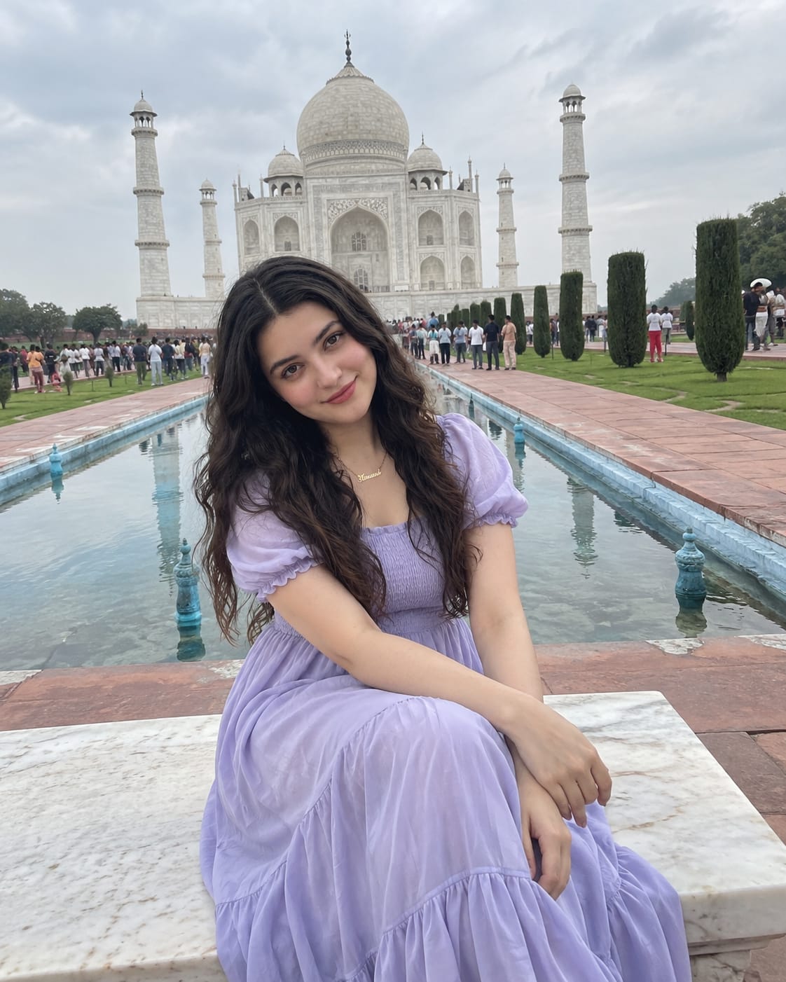Taj Mahal Travel Girl Photo Prompt